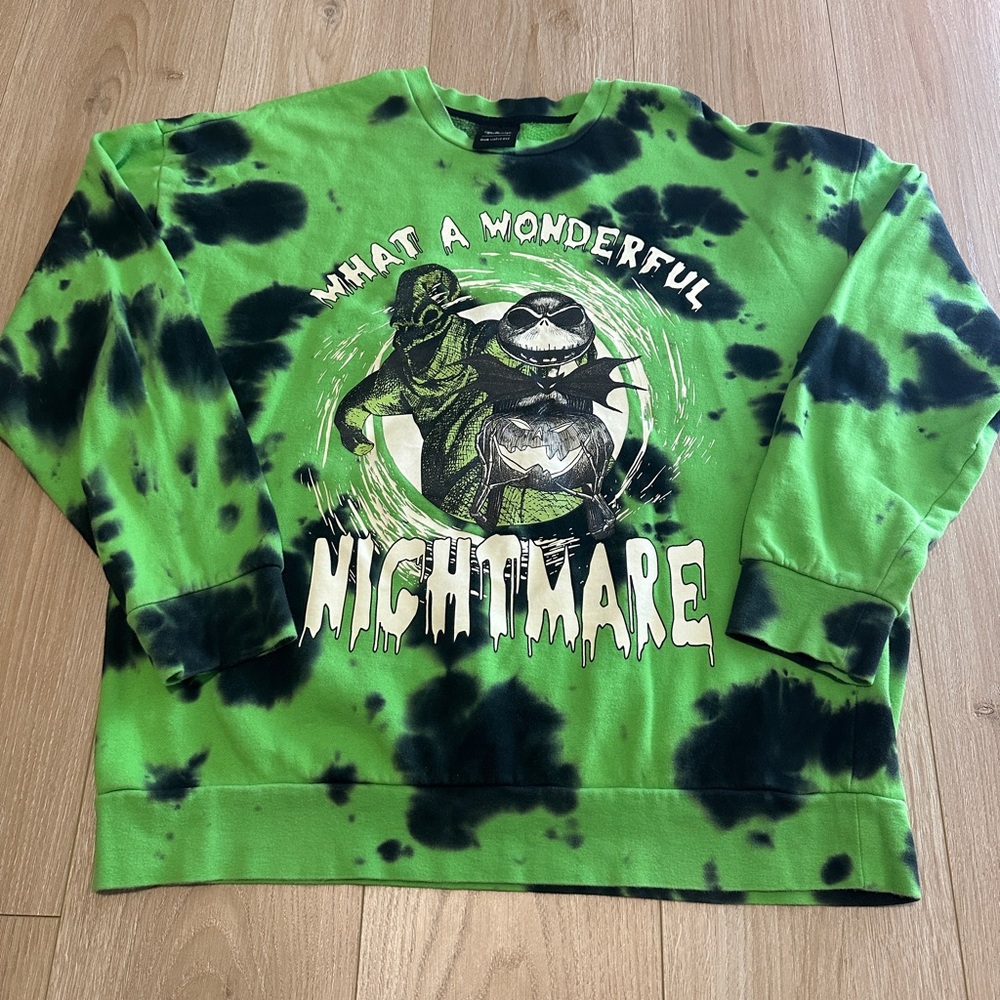 Hot Topic Green and Black Tie-Dye Long Sleeve Tee